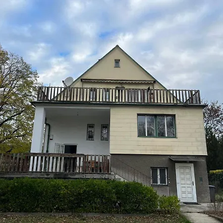 Breathtaking Shared Villa Near Danube River /W Garden And Parking