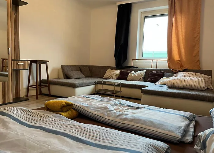 Breathtaking Shared Near Danube River /w Garden And Parking Pensjonat Wiedeń