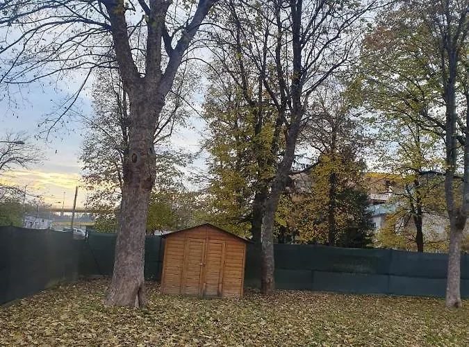 Breathtaking Shared Near Danube River /w Garden And Parking