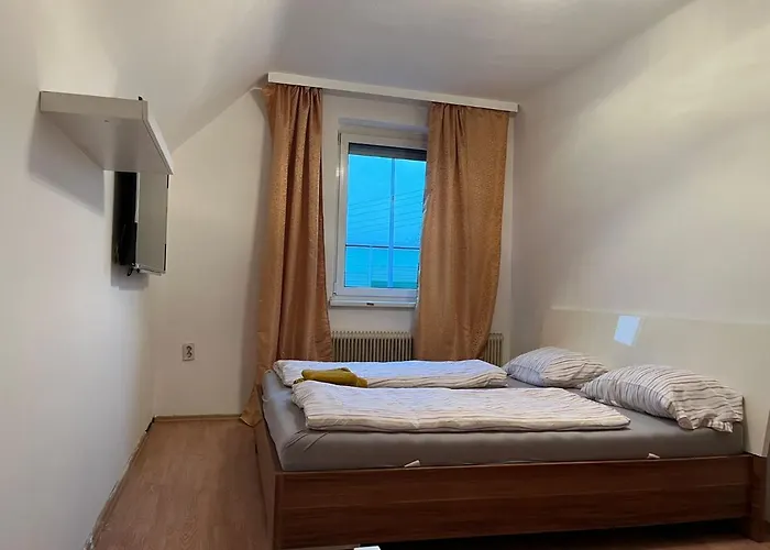 Pensjonat Breathtaking Shared Near Danube River /w Garden And Parking