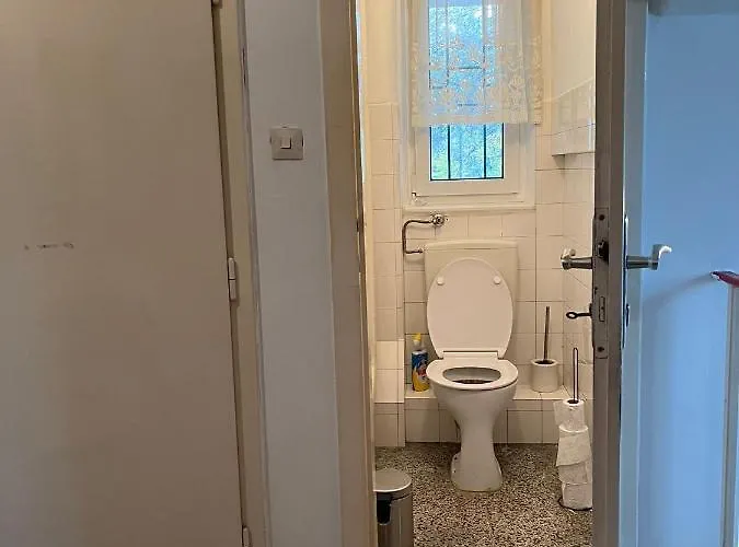 Breathtaking Shared Near Danube River /w Garden And Parking Pensjonat *