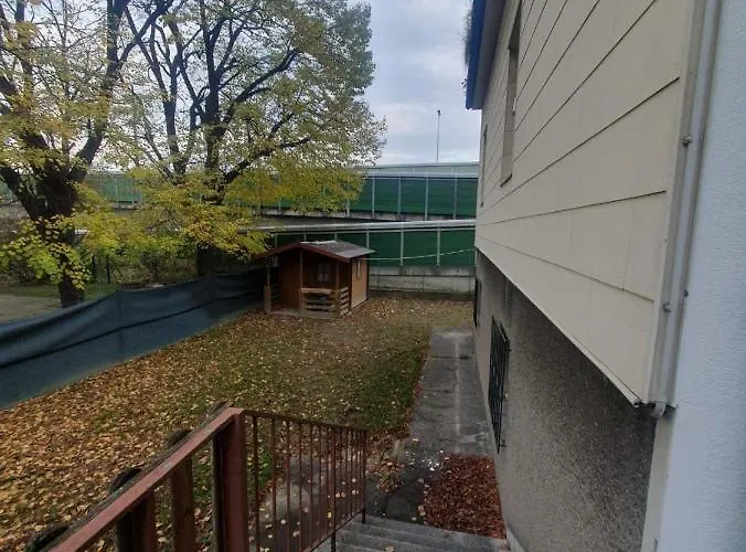 Breathtaking Shared Near Danube River /w Garden And Parking Pensjonat *